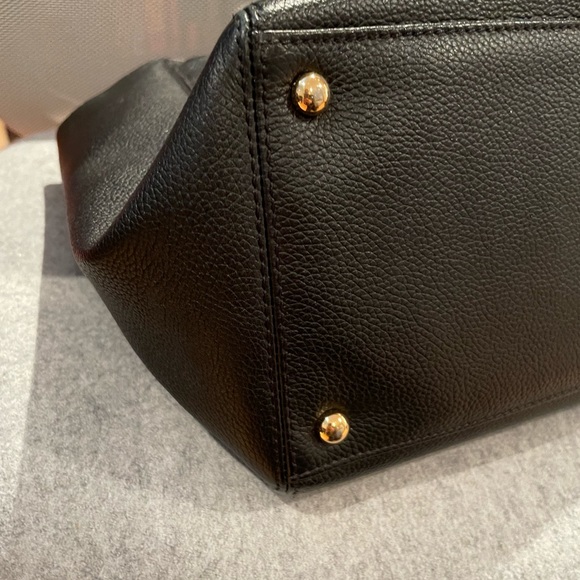 Chanel cerf tote black with gold hardware - Picture 12 of 14